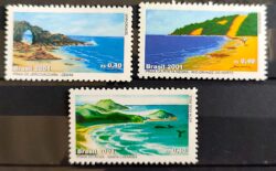 C 2387 Selo Série Praias Brasileiras Jericoacoara Ponta Negra Praia do Rosa 2001