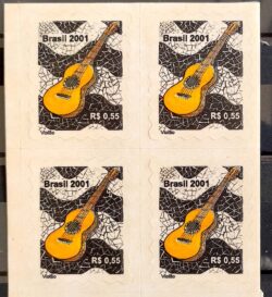 Selo Regular RHM 809  Instrumento Musical Percê em Onda Violão 2001 Quadra