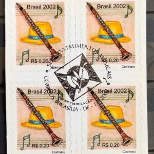 Cód RHM 823 Selo Regular Instrumento Musical Percê em Onda Clarineta 2002 Quadra CBC Brasília