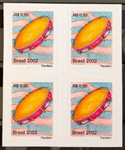 Selo Regular RHM 824 Instrumento Musical Percê em Onda Pandeiro 2002 Quadra