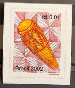 Selo Regular RHM 834 Instrumento Musical Atabaque Denteacao Fina 2005