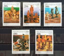 X 0041 Selo Xadrez Guine Pecas Rei Dama Cavalo 1997