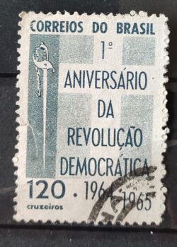 C 523 Selo Aniversario da Revolucao Democratica Militar Espada 1965 Circulado 1