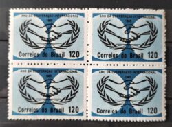 C 535 Selo Ano da Cooperacao Internacional Mao 1965 Quadra