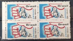 C 612 Selo Fundo das Nacoes Unidas para a Infancia Mao Crianca Unicef 1968 Quadra