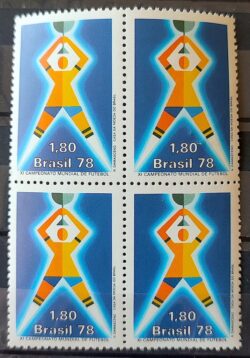 C 1032 Selo Copa do Mundo de Futebol Argentina 1978 Quadra