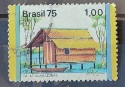 C 882 Selo Habitacoes no Brasil Palafita AM 1975 Circulado 1