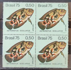 C 887 Selo Peixes de Agua Doce Apaiari 1975 Quadra