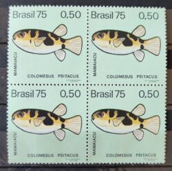 C 888 Selo Peixes de Agua Doce Mamaiaca 1975 Quadra