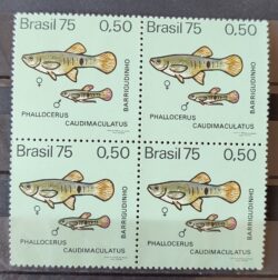C 889 Selo Peixes de Agua Doce Barrigudinho 1975 Quadra
