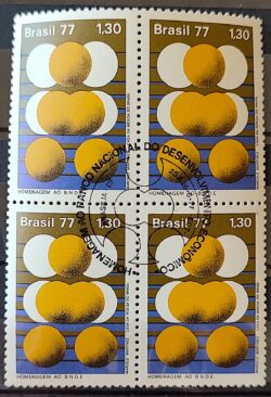 C 990 Selo Banco Nacional do Desenvolvmento Economico Economia 1977 Quadra CBC BSB