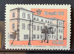 C 1258 Selo Cinquentenario do Curso de Museologia Museu 1982