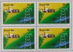 C 1384 Selo Centenario de Getulio Vargas Energia Petroleo 1984 Quadra