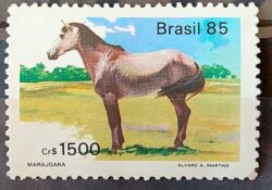 C 1445 Selo Cavalos de Racas Brasileiras Marajoara 1985