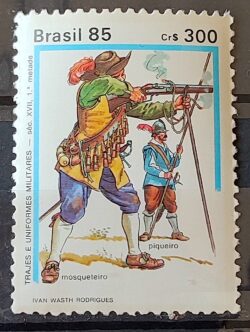 C 1478 Selo Trajes e Uniformes de Militar Historia 1985