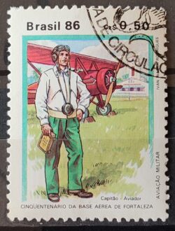 C 1540 Selo Trajes e Uniformes de Militar Aeronautica Aviao 1986 Circulado 1