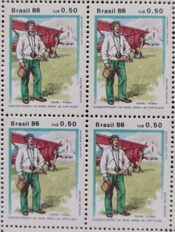 C 1540 Selo Trajes e Uniformes de Militar Aeronautica Aviao 1986 Quadra
