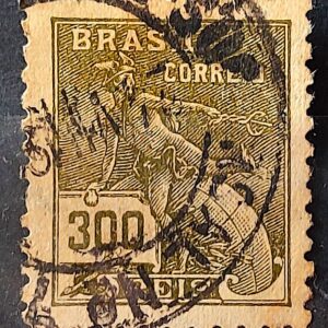 Selo Regular Cod RHM 284 Vovo Mercurio e Globo 300 Reis Filigrana K 1931 Circulado 17
