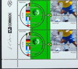C 2449 Selo Campeoes do Mundo de Futebol Bandeira Italia Uruguai Alemanha Franca Argentina Inglaterra 2002 Quadra Vinheta Correios