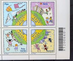 C 2534 Selo Brincadeiras e Jogos de Rua Crianca Infantil 2003 Codigo de Barras