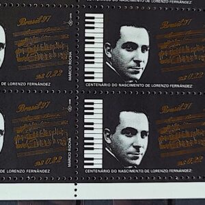 C 2047 Selo Compositores Brasileiros Piano Musica Lorenzo Fernadez 1997 Quadra Codigo de Barras