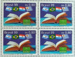 C 2220 Selo Dia do Patrimonio Cultural do Mercosul Livro Bandeira 1999 Quadra