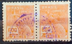 Selo Regular Cod RHM 332 Vovo Mercurio e Globo 600 Reis Filigrana P 1940 Dupla Circulado 4