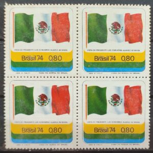 C 852 Selo Presidente do Mexico Luis Echeverria Alvarez Bandeira 1974 Quadra 1