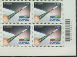 C 2822 Selo Relacoes Diplomaticas Russia Soyuz Foguete Espaco Bandeira 2009 Quadra Codigo de Barras