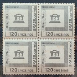 C 557 Selo 20 Anos da Unesco Onu 1966 Quadra 3