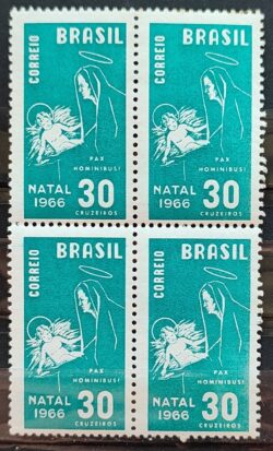 C 561 Selo de Natal Maria e Jesus Religiao 1966 Quadra 2