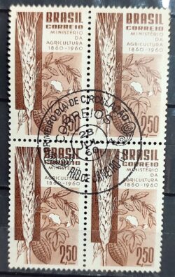 C 450 Selo Centenario Ministerio da Agricultura Trigo Algodao Cacau 1960 Quadra CBC RJ