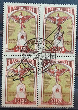 A 62 Selo Aereo Monumento Homenagem a Santos Dumont Franca 1947 Quadra CPD RJ