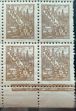 Selo Regular RHM 462 Netinha Petroleo 5 cts Filigrana Q 1949 Quadra Variedade Picote Deslocado