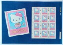 SI 27 Selo Institucional 50 Anos Hello Kitty Fofinha Vestido Rosa 2024 Folha