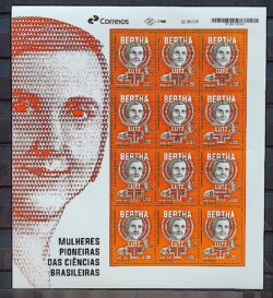 C 4173 Selo Mulheres Pioneiras das Ciencias Bertha Lutz Sapo Direito Biologia 2024 Folha