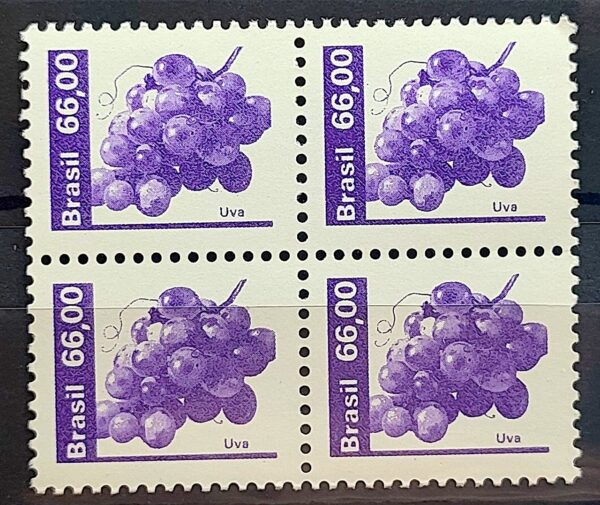 Selo Regular RHM 621 Recursos Economicos Fruta Uva 1981 Quadra