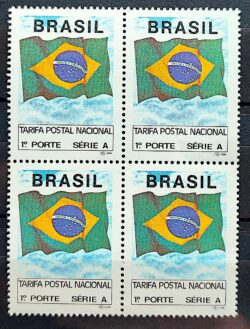 Selo Regular RHM 692b Bandeira Nacional 1992 Quadra