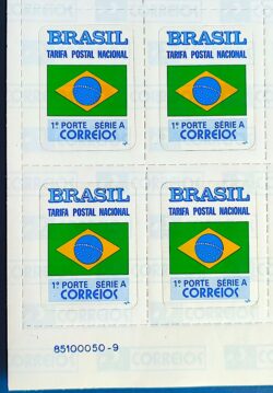 Selo Regular RHM 695 Bandeira Nacional FSF ECT 1993 Quadra Vinheta Codigo 2