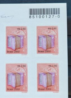 Selo Regular RHM 818 Instrumento Musical Perce em Ondas Acordeao Gaita 2002 Quadra Codigo de Barras