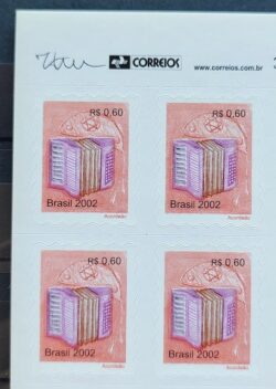 Selo Regular RHM 818 Instrumento Musical Perce em Ondas Acordeao Gaita 2002 Quadra Vinheta Correios