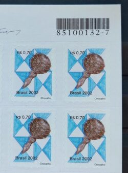 Selo Regular RHM 819 Instrumento Musical Perce em Ondas Chocalho 2002 Quadra Codigo de Barras