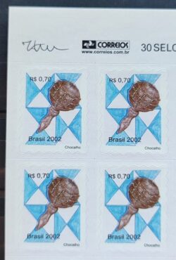 Selo Regular RHM 819 Instrumento Musical Perce em Ondas Chocalho 2002 Quadra Vinheta Correios