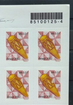 Selo Regular RHM 834 Instrumento Musical Denteacao Fina Atabaque 2005 Quadra Codigo de Barras