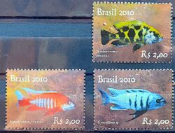 C 2997 Selo Relacoes Diplomaticas Malaui Peixe 2010