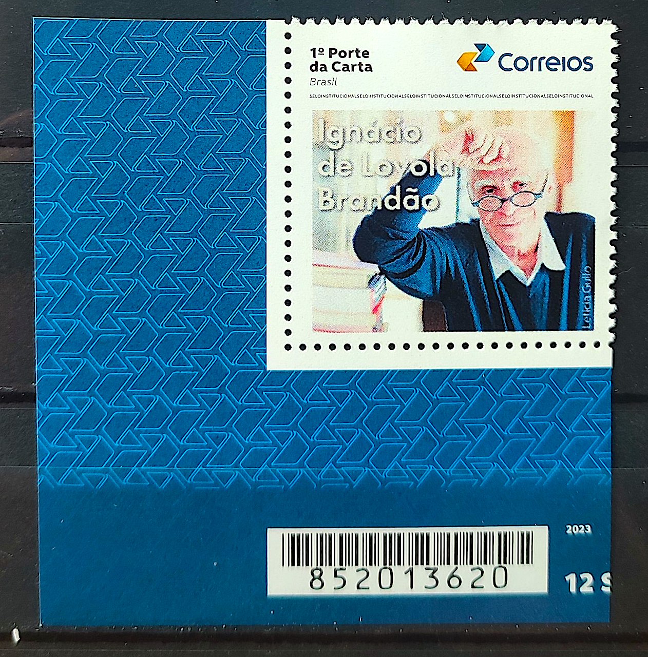 SI 117 Selo Institucional Ignacio de Loyola Brandao Literatura Jornalismo 2025 Codigo de Barras