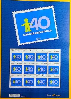 SI 123 Selo Institucional 40 Anos Crianca Esperanca 2025 Folha