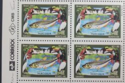 C 2490 Selo Turismo Bonito Peixe Tucano Pantanal Mercosul Cachoeira Ave 2002 Quadra Vinheta Correios