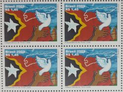 C 2512 Selo Independencia Timor Leste Bandeira Mao Estrela Pomba 2003 Quadra