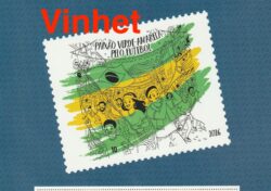 SI 130 Vinheta do Selo Institucional Paixao Verde Amarela pelo Futebol Bandeira 2026 Preto e Branco